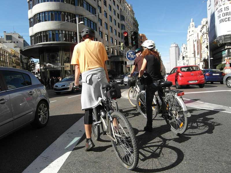 Qué puedes hacer para ir en bici sin miedo y con seguridad por tu ciudad 