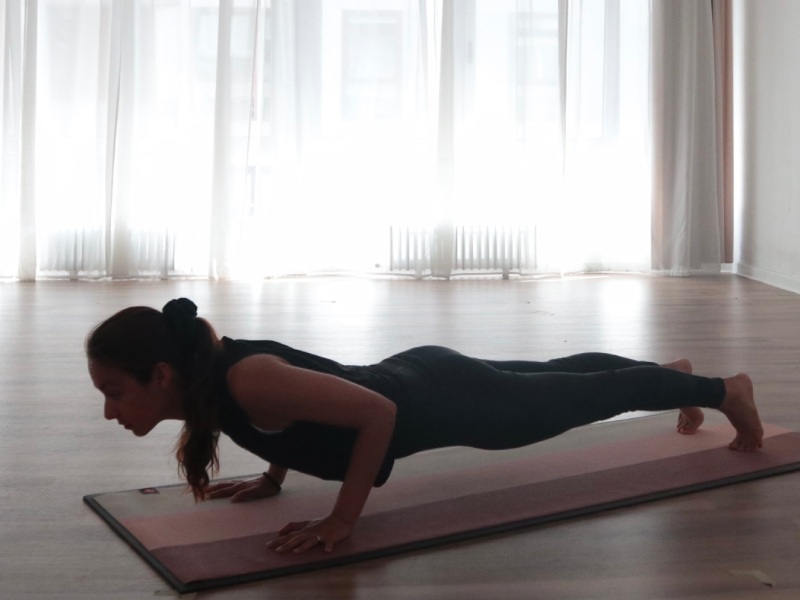 Alineamiento de la postura de yoga